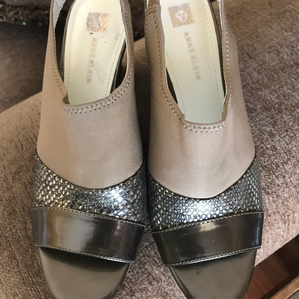 Dress shoes